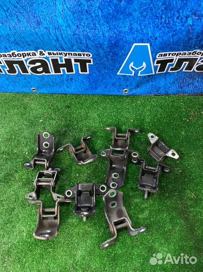 Петля двери Mazda 3 BL Z6 2011