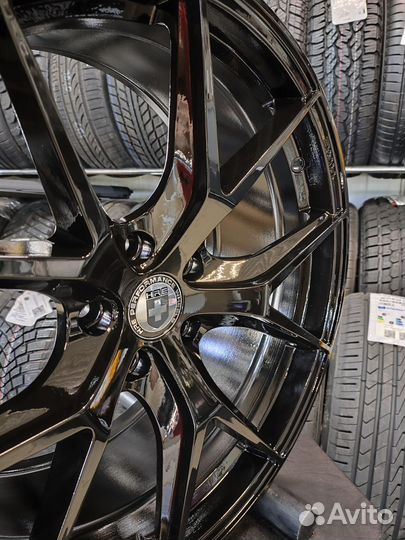 Диск RS HRE P101 Gloss Black 5X114,3 R18 d73,1