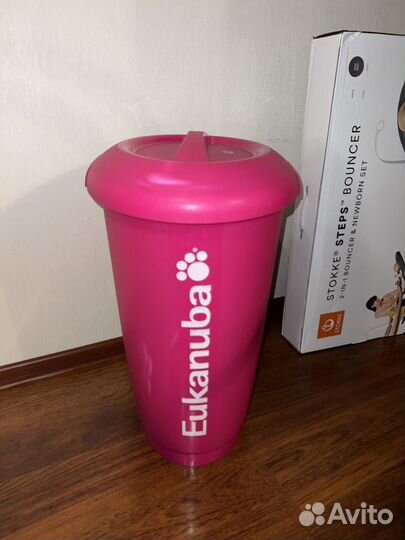 Контейнер для корма животных