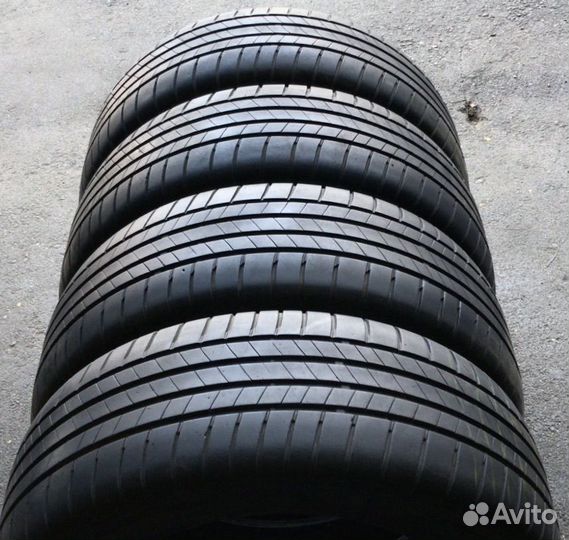 Bridgestone Turanza T005 215/60 R16