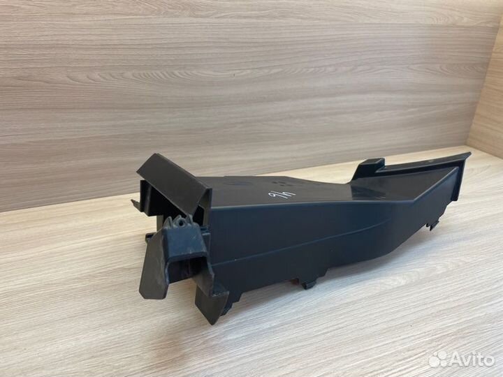 Дефлектор радиатора правый LADA X-Ray