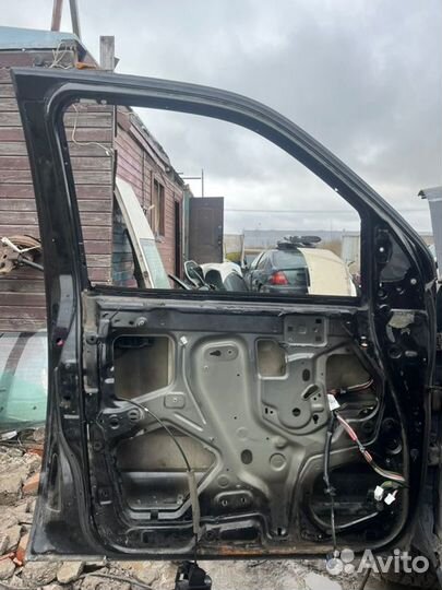 Дверь передняя левая Nissan Navara 2.5 DIZ 2008