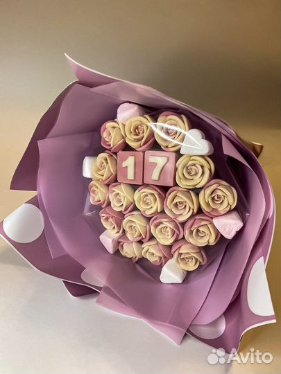 Мини-букеты из шоколадных роз