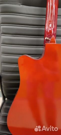 Акустическая гитара