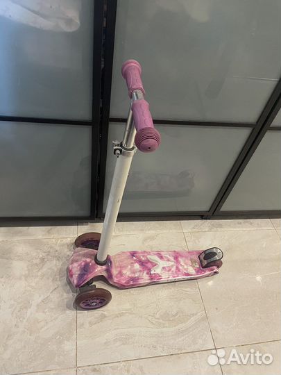 Самокат трехколесный