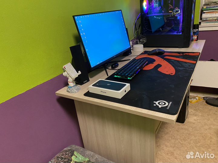 Письменный стол