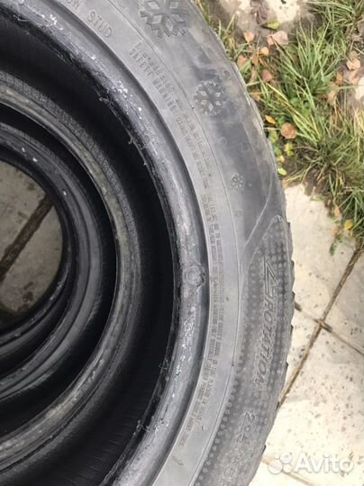 Kumho I'Zen Stud Snow KW11 225/55 R18