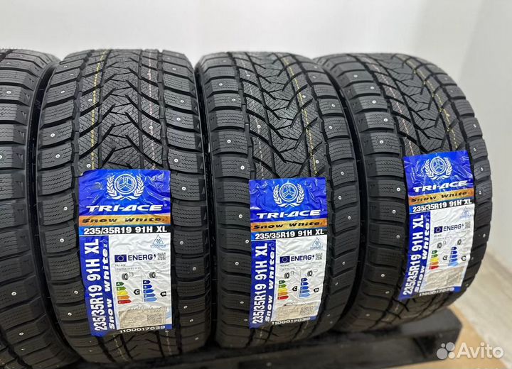 Tri Ace Snow White II 235/35 R19 60H
