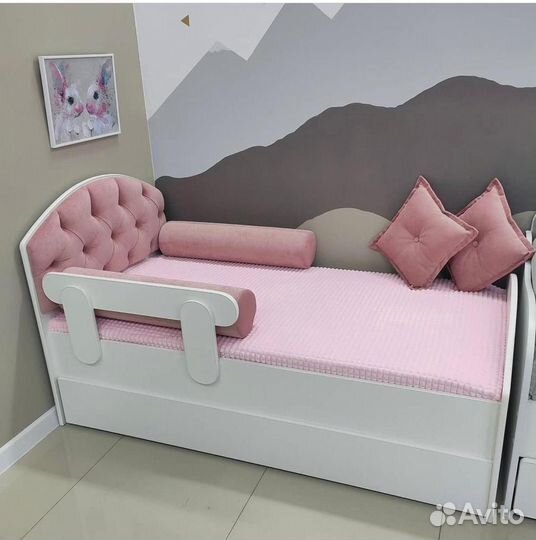 Кровать детская с защитным бортом