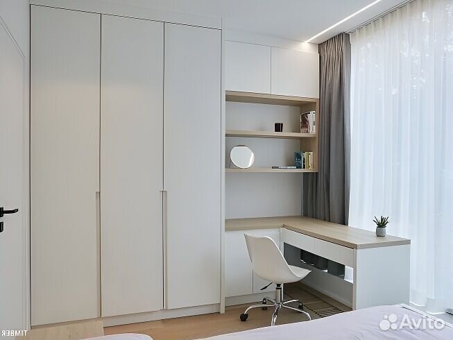 Рабочая зона у окна в рассрочку