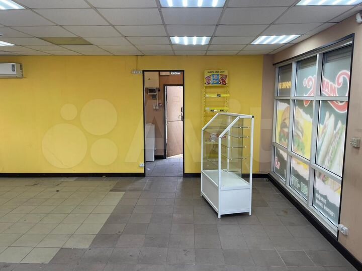 Торговая площадь, 66 м²