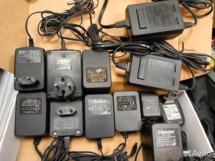 Адаптеры питания разные