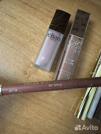 Набор косметики помады блески карандаши