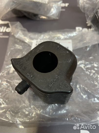 Втулки стабилизатора 4881542121 Toyota