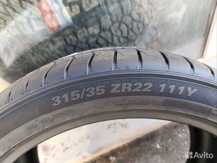 Kumho Ecsta PS71 275/40 R22 и 315/35 R22 111Y