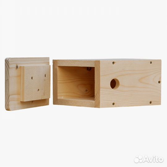 Кормушки для птиц и белок, скворечники