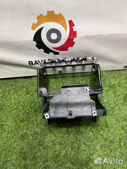 Кронштейн магнитолы климата Porsche Cayenne 957