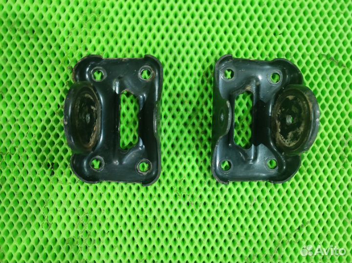 Кронштейн задней балки Peugeot 308