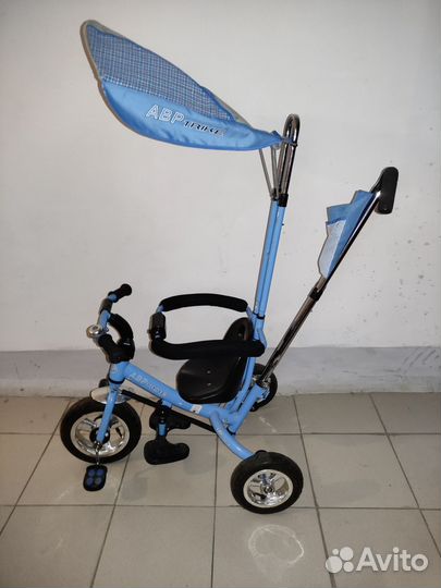 Трехколесный велосипед