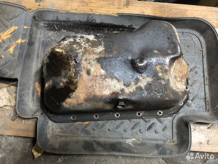 VW Passat B3 Поддон