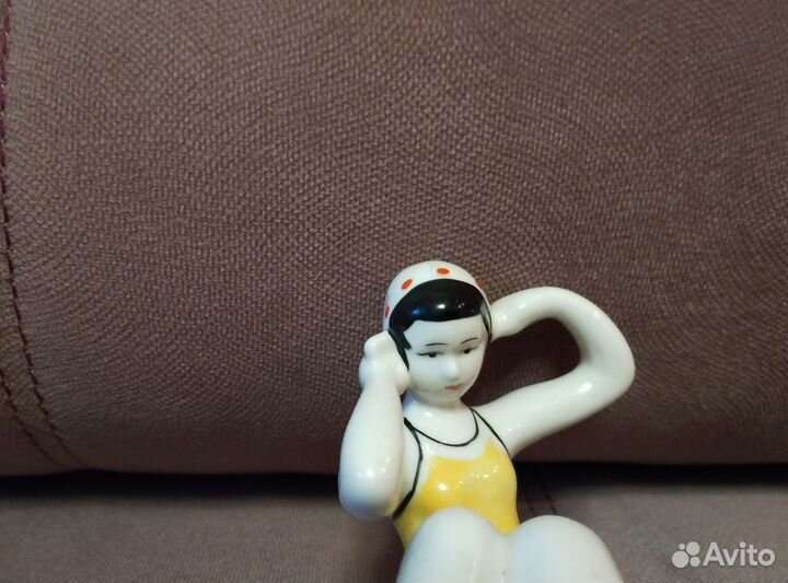 Купальщица пловчиха Старя Гжель Оригинал, отличная