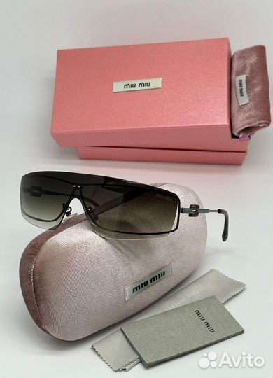 Солнцезащитные очки женские Miu Miu