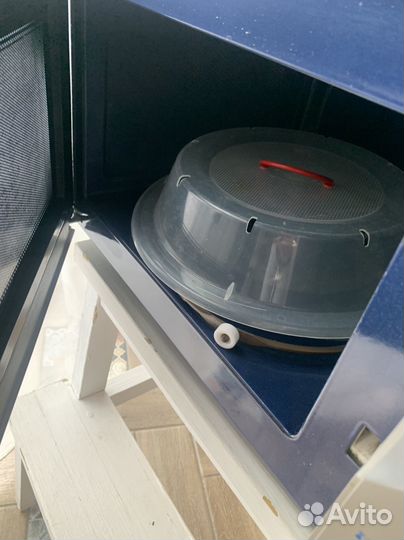 Миковолнрвая печь Sumsung на запчасти