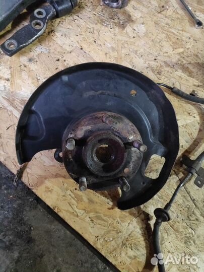 Поворотный кулак Nissan cefiro