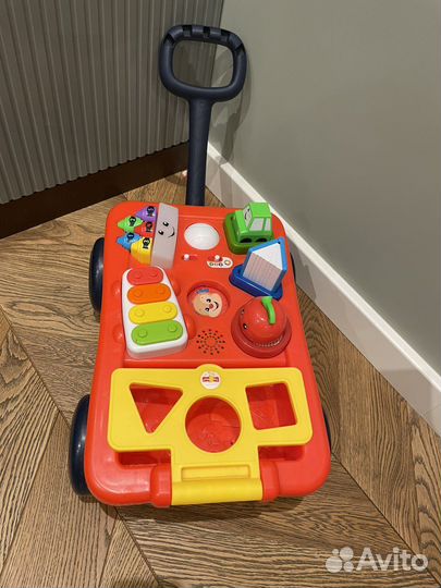 Машинка-каталка fisher price