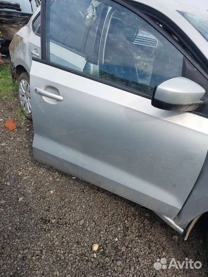 Дверь передняя правая volkswagen polo