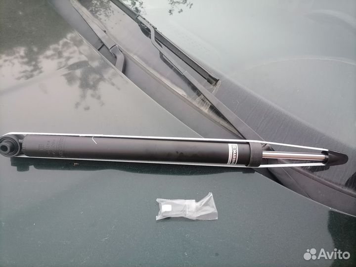 Продаю задние стойки на Шкоду Октавиа