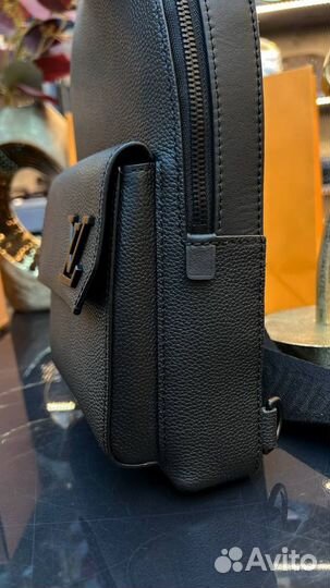 Сумка Louis Vuitton Pilot Slingbag