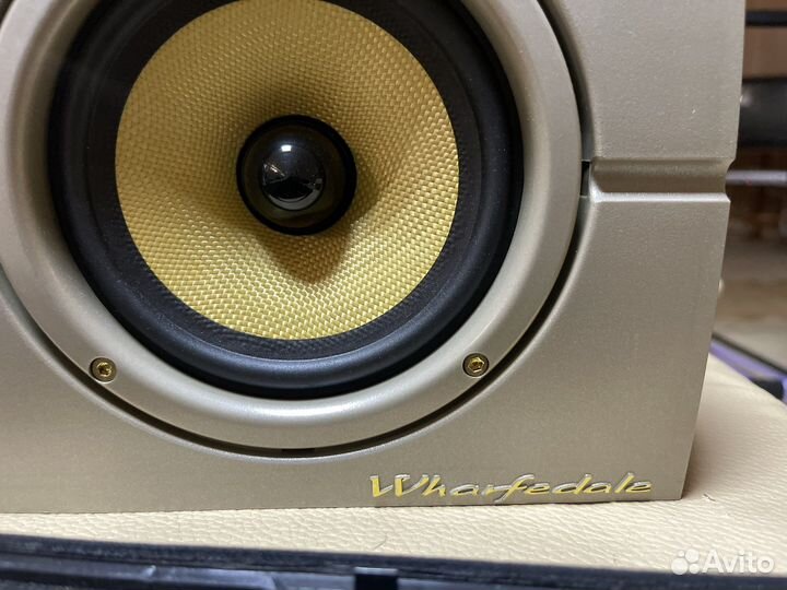 Wharfedale diamond 8 centre