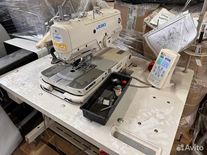 Петельная машина с глазком juki MEB3200S