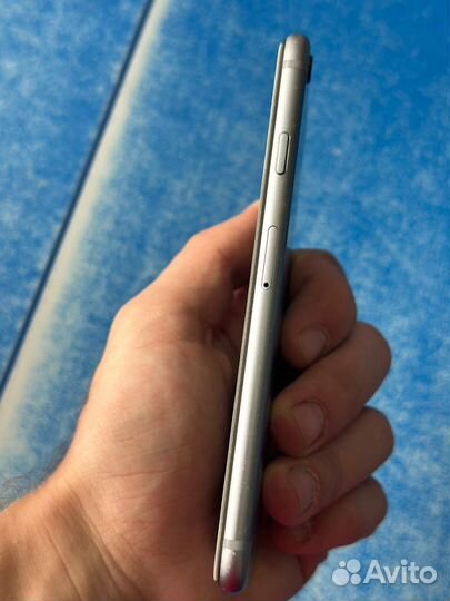 Телефон iPhone 6s