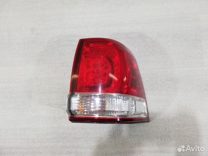 Фонарь задний правый Toyota Land Cruiser 200 2008