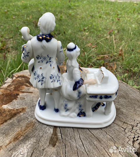 Фарфоровые статуэтки
