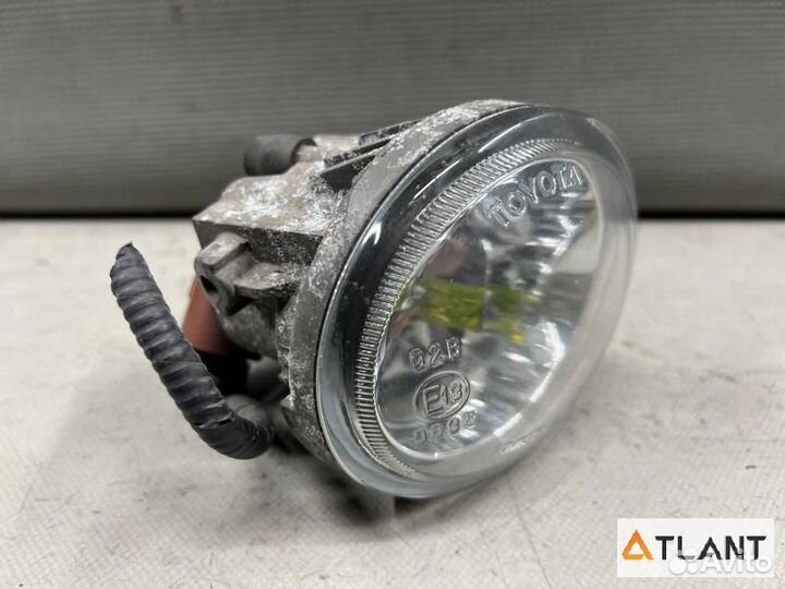 Туманка передняя правая toyota raum