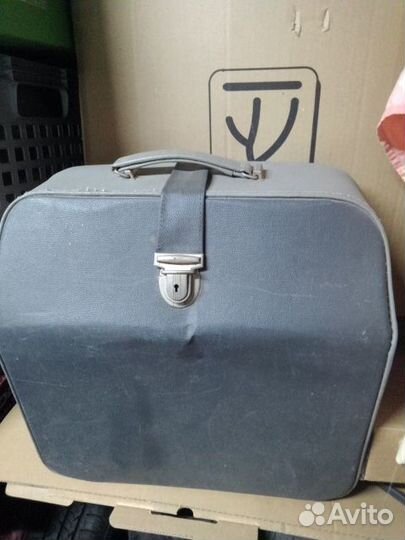 Печатная пишущая машинка Erika