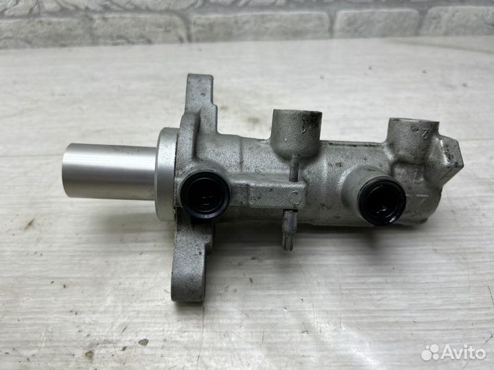 Главный тормозной цилиндр Ford Transit 8