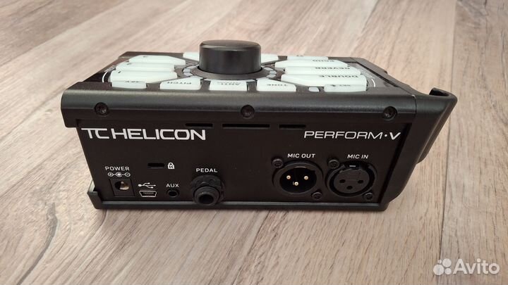 Вокальный процессор TC Helicon Perform V