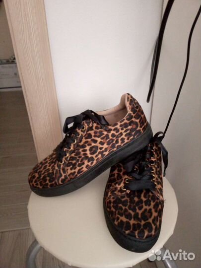Кроссовки женские 40 размер
