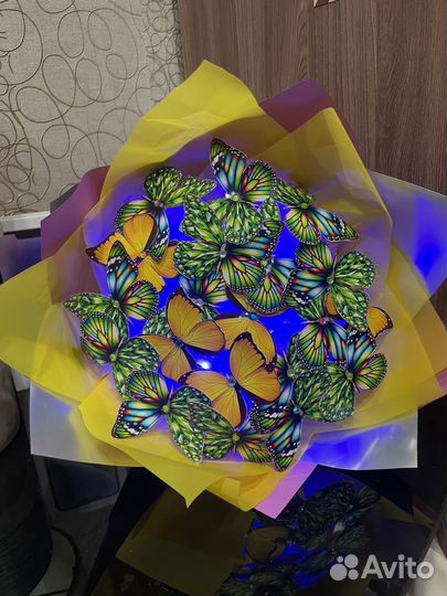 Светящиеся букеты с бабочками