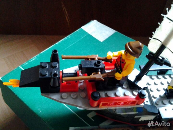 Пиратский корабль