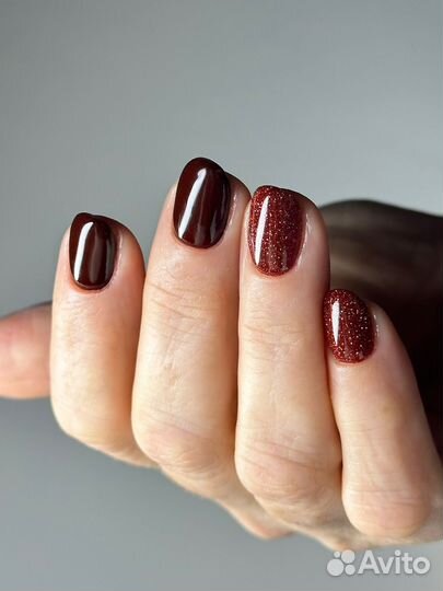 Модель на маникюр с покрытием гель лак