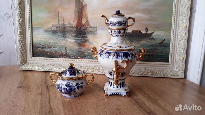Сувенирный самовар Гжель