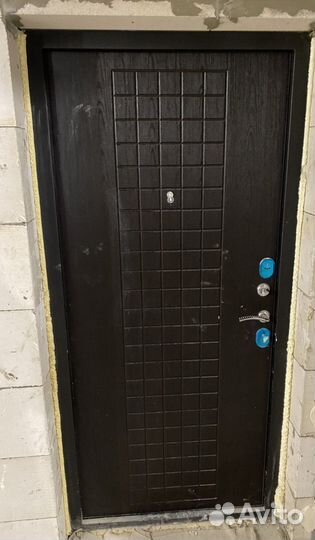 Дверь входная металлическая правая