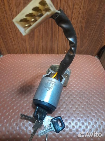 Запчасти СССР москвичь 2141