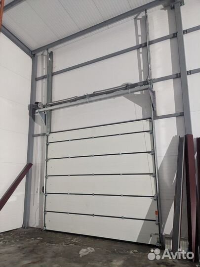 Ворота секционные подъемные