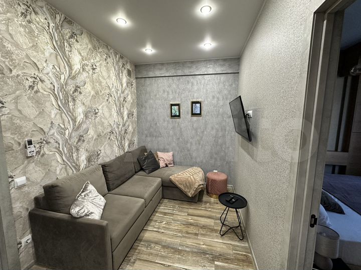 2-к. квартира, 42 м², 1/5 эт.